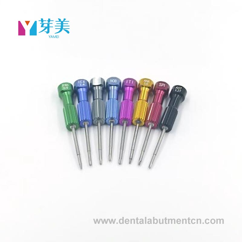 Cosa rende gli strumenti chirurgici dentali cruciali per precisione e sicurezza?